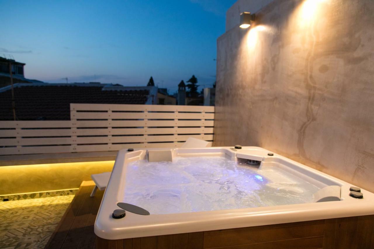 Jacuzzi Suite In The Heart Of Oldtown Rethymno  ภายนอก รูปภาพ