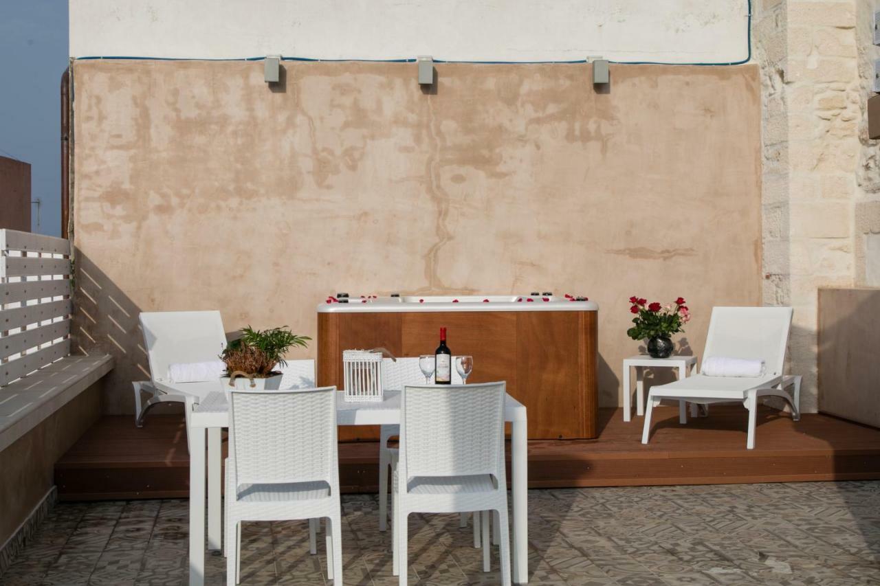 Jacuzzi Suite In The Heart Of Oldtown Rethymno  ภายนอก รูปภาพ